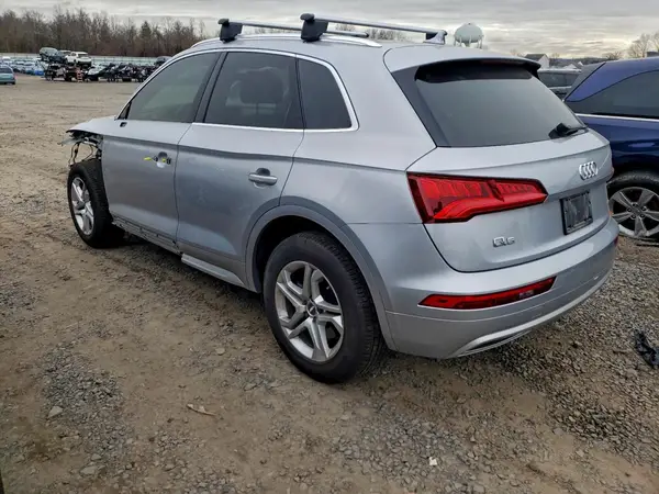 WA1ANAFY1K2052036 2019 AUDI Q5 - Image 2