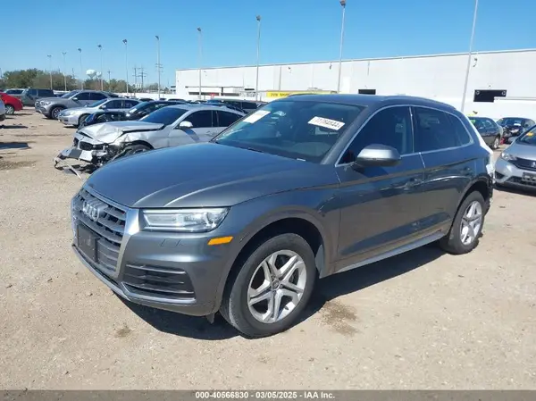 WA1ANAFY1K2065059 2019 AUDI Q5 - Image 2