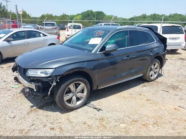 WA1ANAFY1K2086400 2019 AUDI Q5 - Image 2