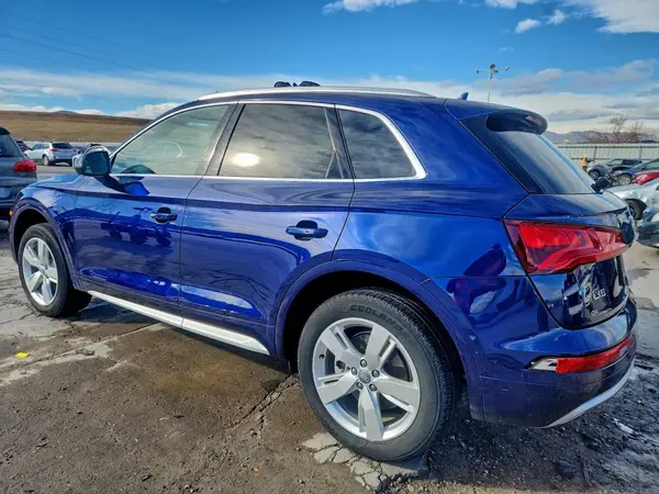 WA1ANAFY1K2110632 2019 AUDI Q5 - Image 2