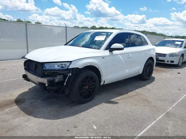 WA1ANAFY1K2118035 2019 AUDI Q5 - Image 2
