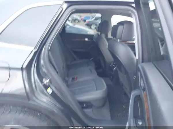 WA1ANAFY1K2135031 2019 AUDI Q5 - Image 8