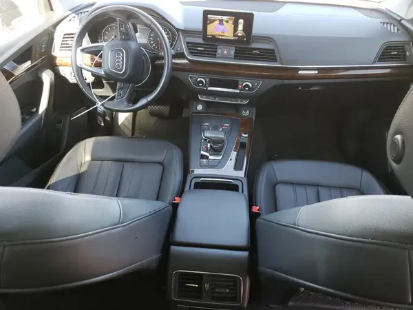 WA1ANAFY2J2018573 2018 AUDI Q5 - Image 8