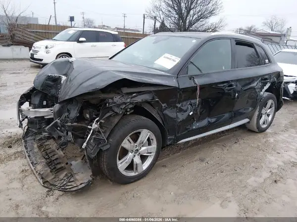 WA1ANAFY2J2023840 2018 AUDI Q5 - Image 2