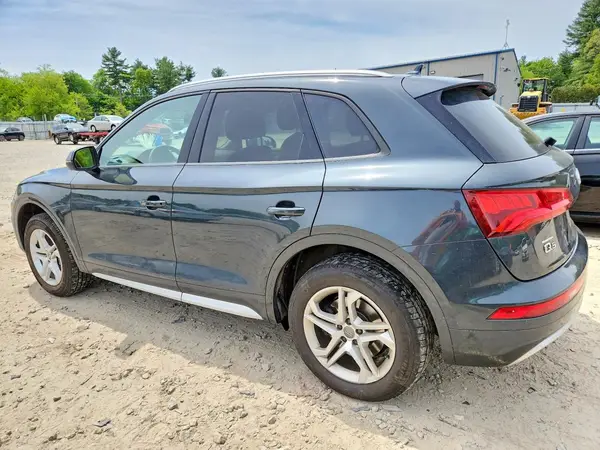 WA1ANAFY2J2065070 2018 AUDI Q5 - Image 2