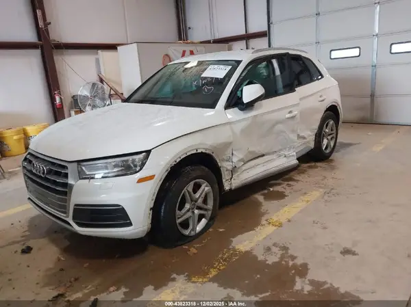 WA1ANAFY2J2094360 2018 AUDI Q5 - Image 2