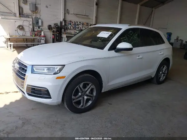 WA1ANAFY2J2097467 2018 AUDI Q5 - Image 2