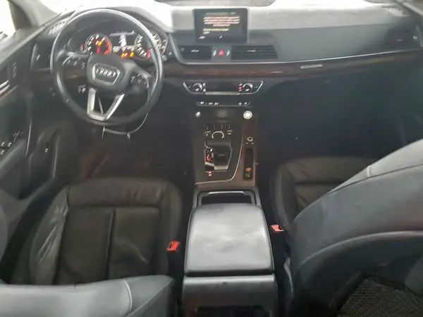 WA1ANAFY2J2131049 2018 AUDI Q5 - Image 8
