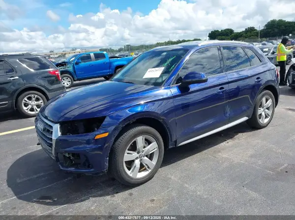 WA1ANAFY2J2228607 2018 AUDI Q5 - Image 2