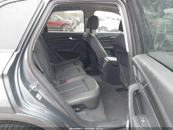 WA1ANAFY2J2232589 2018 AUDI Q5 - Image 8