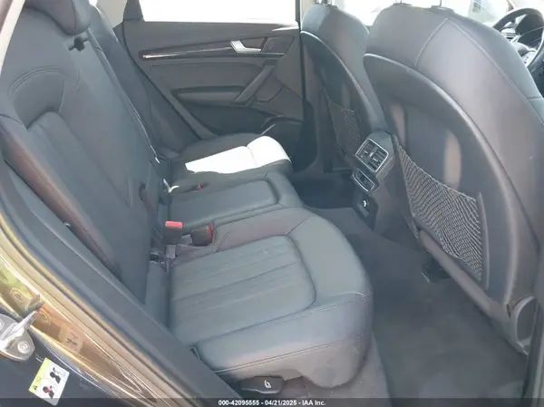 WA1ANAFY2K2040638 2019 AUDI Q5 - Image 8