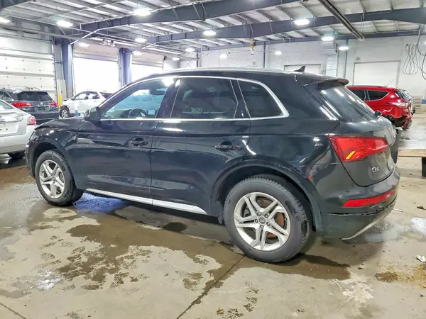 WA1ANAFY2K2050330 2019 AUDI Q5 - Image 2