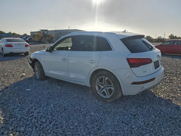 WA1ANAFY2K2056497 2019 AUDI Q5 - Image 2