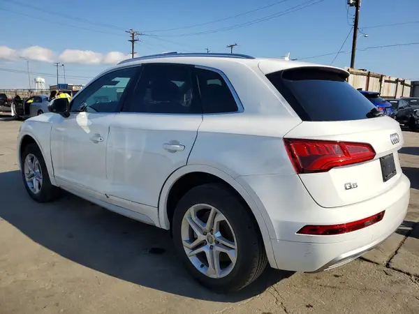 WA1ANAFY2K2069458 2019 AUDI Q5 - Image 2