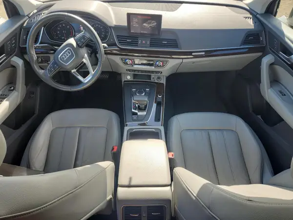 WA1ANAFY2K2075647 2019 AUDI Q5 - Image 8