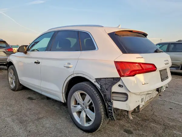WA1ANAFY2K2083747 2019 AUDI Q5 - Image 2