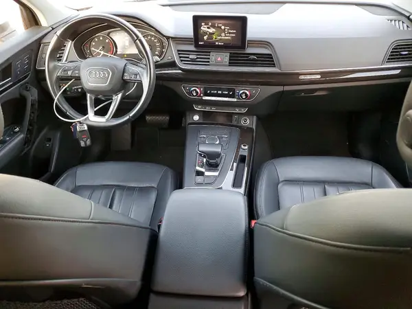 WA1ANAFY2K2083747 2019 AUDI Q5 - Image 8