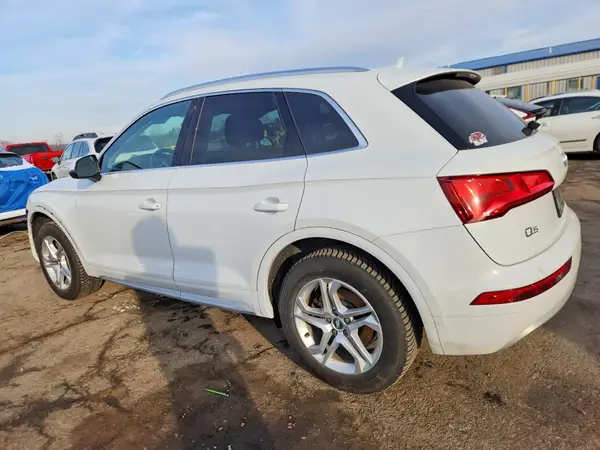 WA1ANAFY2K2093680 2019 AUDI Q5 - Image 2