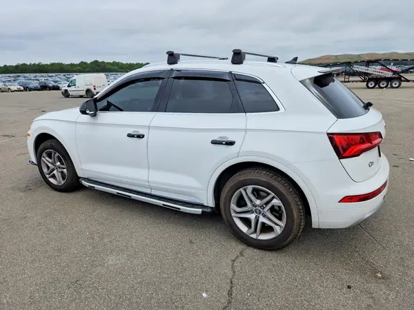 WA1ANAFY2K2095526 2019 AUDI Q5 - Image 2