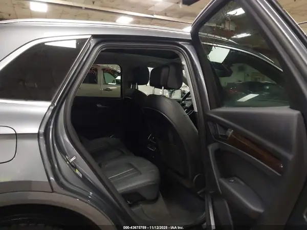 WA1ANAFY2K2096062 2019 AUDI Q5 - Image 8