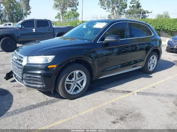 WA1ANAFY2K2122904 2019 AUDI Q5 - Image 2