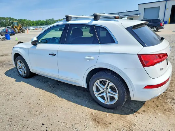 WA1ANAFY2K2124605 2019 AUDI Q5 - Image 2