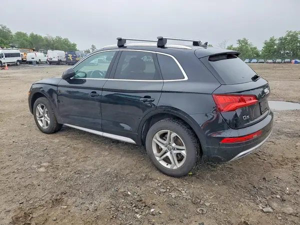 WA1ANAFY2K2124975 2019 AUDI Q5 - Image 2