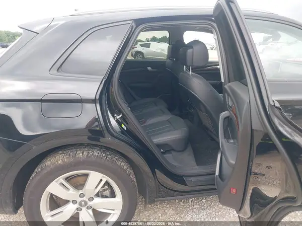 WA1ANAFY3J2001071 2018 AUDI Q5 - Image 8