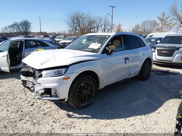 WA1ANAFY3J2029548 2018 AUDI Q5 - Image 2