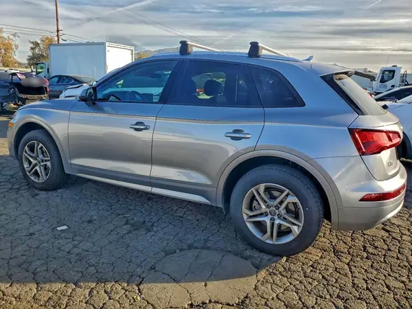 WA1ANAFY3J2039657 2018 AUDI Q5 - Image 2