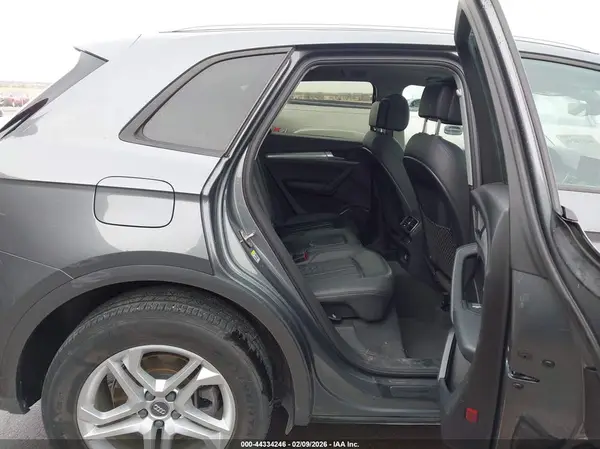 WA1ANAFY3J2069032 2018 AUDI Q5 - Image 8