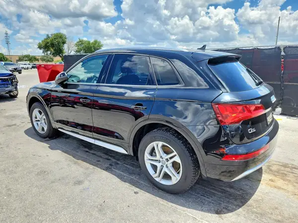 WA1ANAFY3J2090401 2018 AUDI Q5 - Image 2
