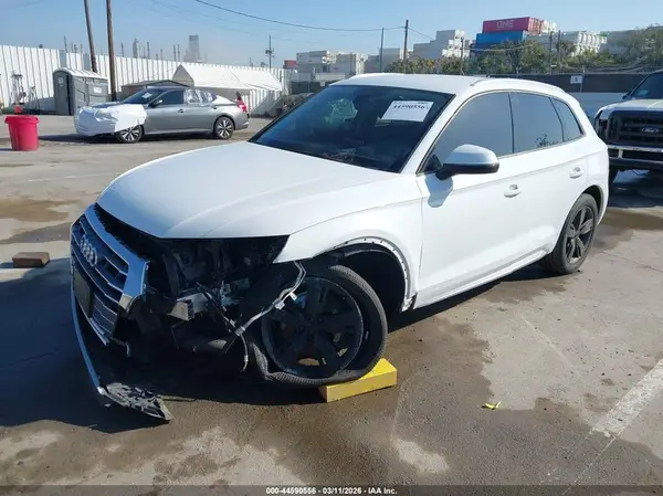 WA1ANAFY3J2203134 2018 AUDI Q5 - Image 2