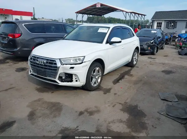 WA1ANAFY3J2219625 2018 AUDI Q5 - Image 2
