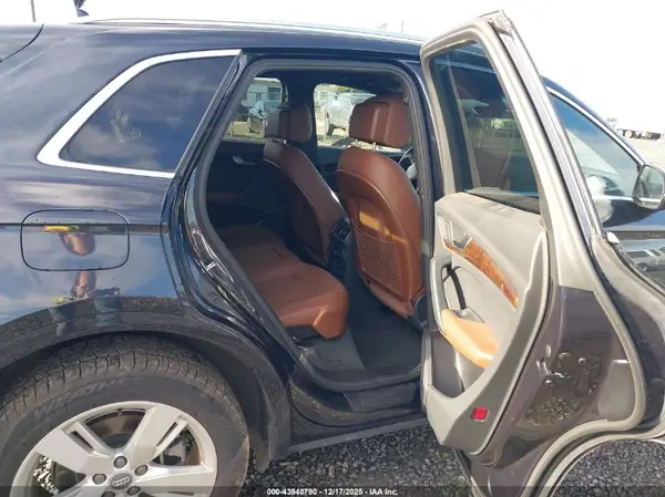 WA1ANAFY3K2037652 2019 AUDI Q5 - Image 8
