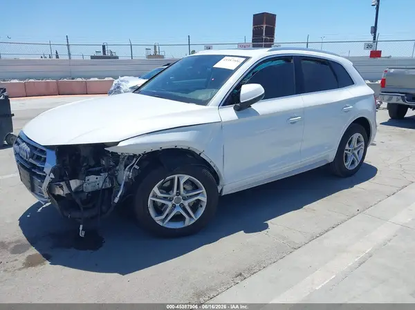 WA1ANAFY3K2049378 2019 AUDI Q5 - Image 2
