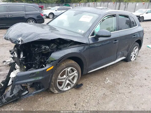 WA1ANAFY3K2055861 2019 AUDI Q5 - Image 2