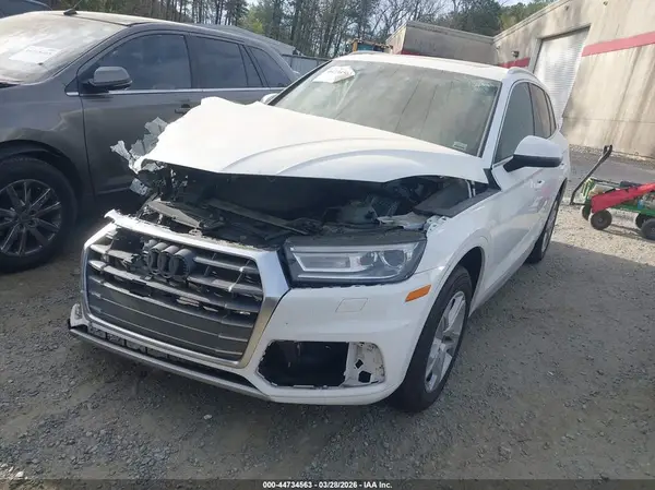 WA1ANAFY3K2064673 2019 AUDI Q5 - Image 2