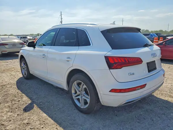 WA1ANAFY3K2072174 2019 AUDI Q5 - Image 2