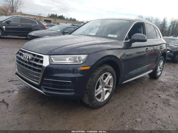 WA1ANAFY3K2076502 2019 AUDI Q5 - Image 2