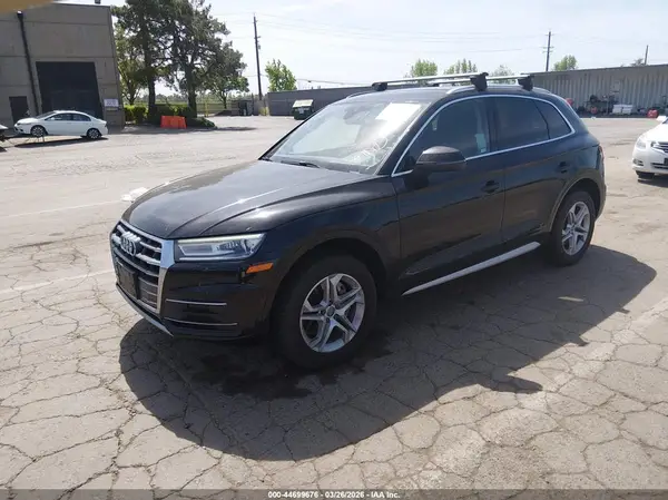 WA1ANAFY3K2105903 2019 AUDI Q5 - Image 2
