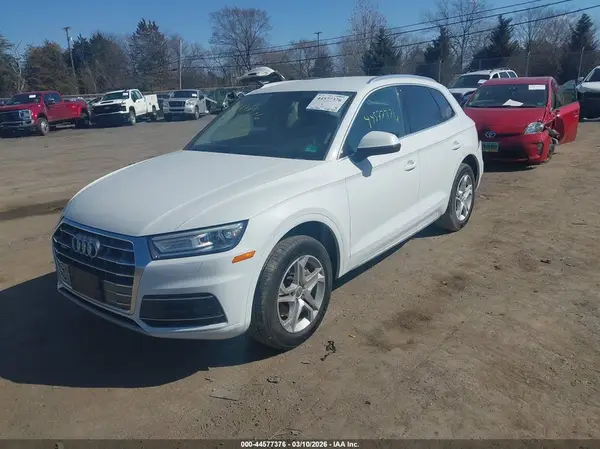 WA1ANAFY3K2114715 2019 AUDI Q5 - Image 2