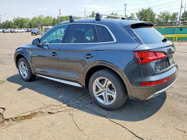 WA1ANAFY3K2130302 2019 AUDI Q5 - Image 2