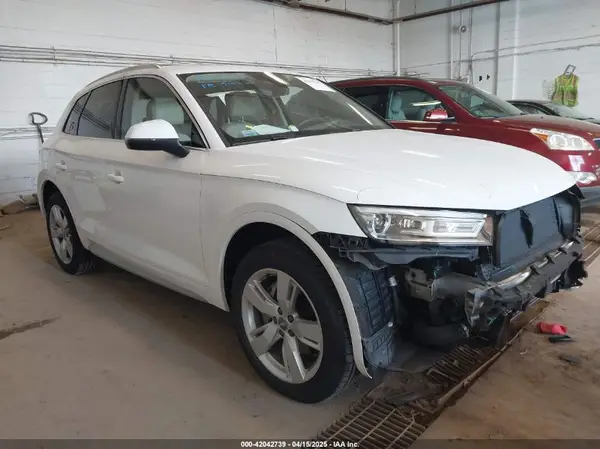 WA1ANAFY3K2131756 2019 AUDI Q5 - Image 1