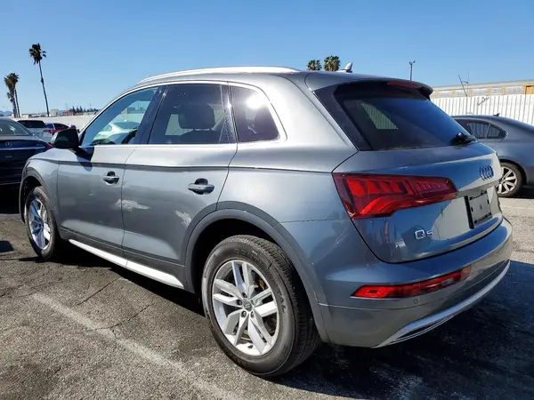 WA1ANAFY3L2026345 2020 AUDI Q5 - Image 2