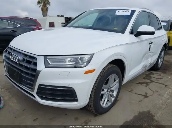 WA1ANAFY3L2064383 2020 AUDI Q5 - Image 2