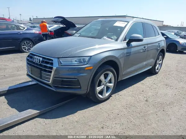 WA1ANAFY3L2066957 2020 AUDI Q5 - Image 2