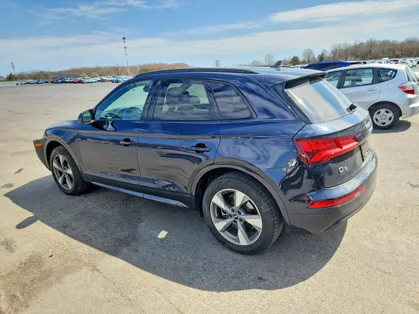 WA1ANAFY3L2101397 2020 AUDI Q5 - Image 2