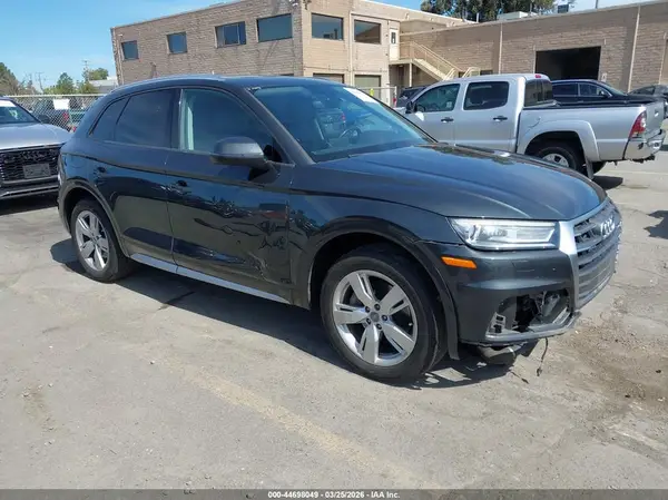 WA1ANAFY4J2003377 2018 AUDI Q5 - Image 1