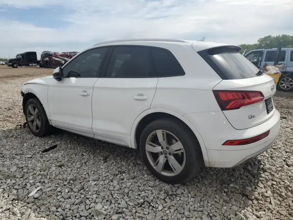 WA1ANAFY4J2007834 2018 AUDI Q5 - Image 2